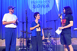 Enderrock Sona amb OKDW, Buhos i Sexenni 